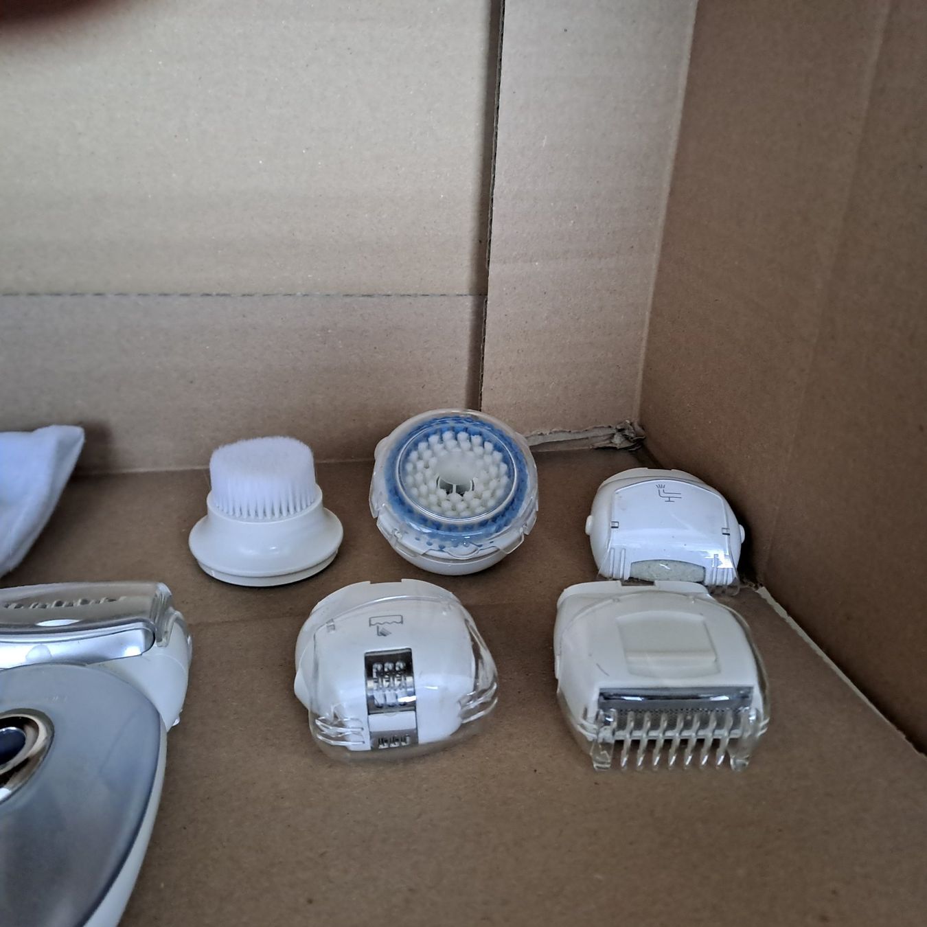 Panasonic Epilatori: Épilateur Panasonic ES-ED 9 complet avec accessoires. – Usato da Châtelaine venduto da plume019 2