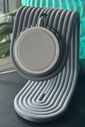 Apple Ladegeräte: Supporto da tavolo per iPhone – Neu (gemäss Beschreibung) aus Bürglen UR von Cardosoluis 1