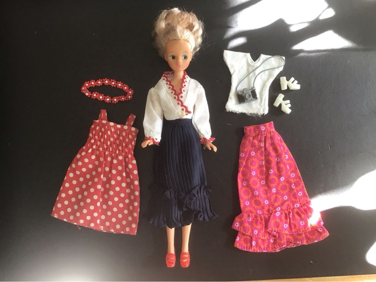 Poupées: Daisy Mary Quant mit Kleidung – D'occasion à Birsfelden par rah_8bfj 1