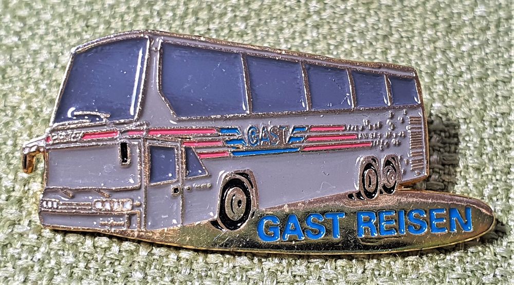 O868 - Pin Bus Car Reisecar Reisebus - GAST Reisen