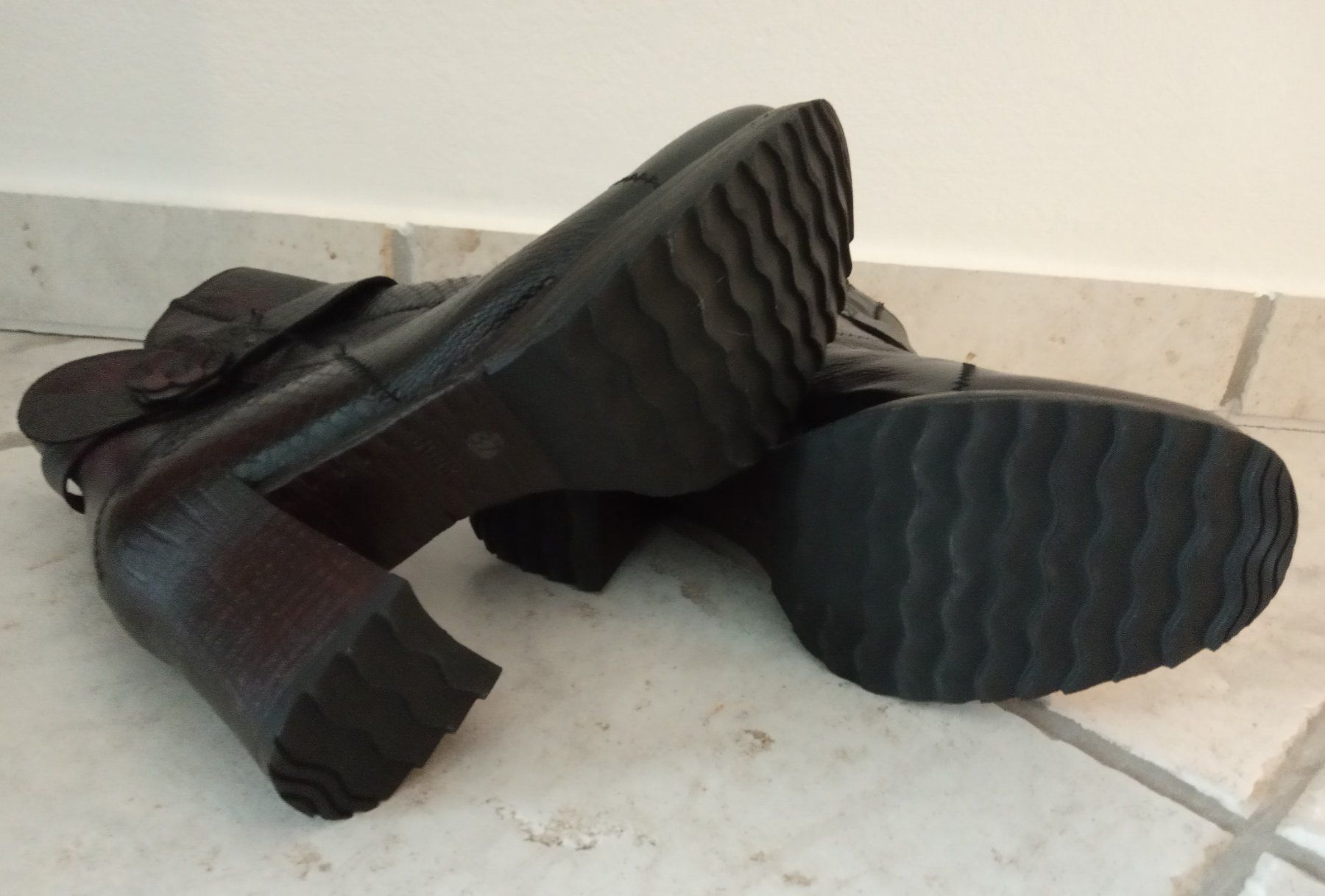 Damenschuhe: Bunker Damenschuhe Größe 37 – Gebraucht aus Chur von Rodanisa 6