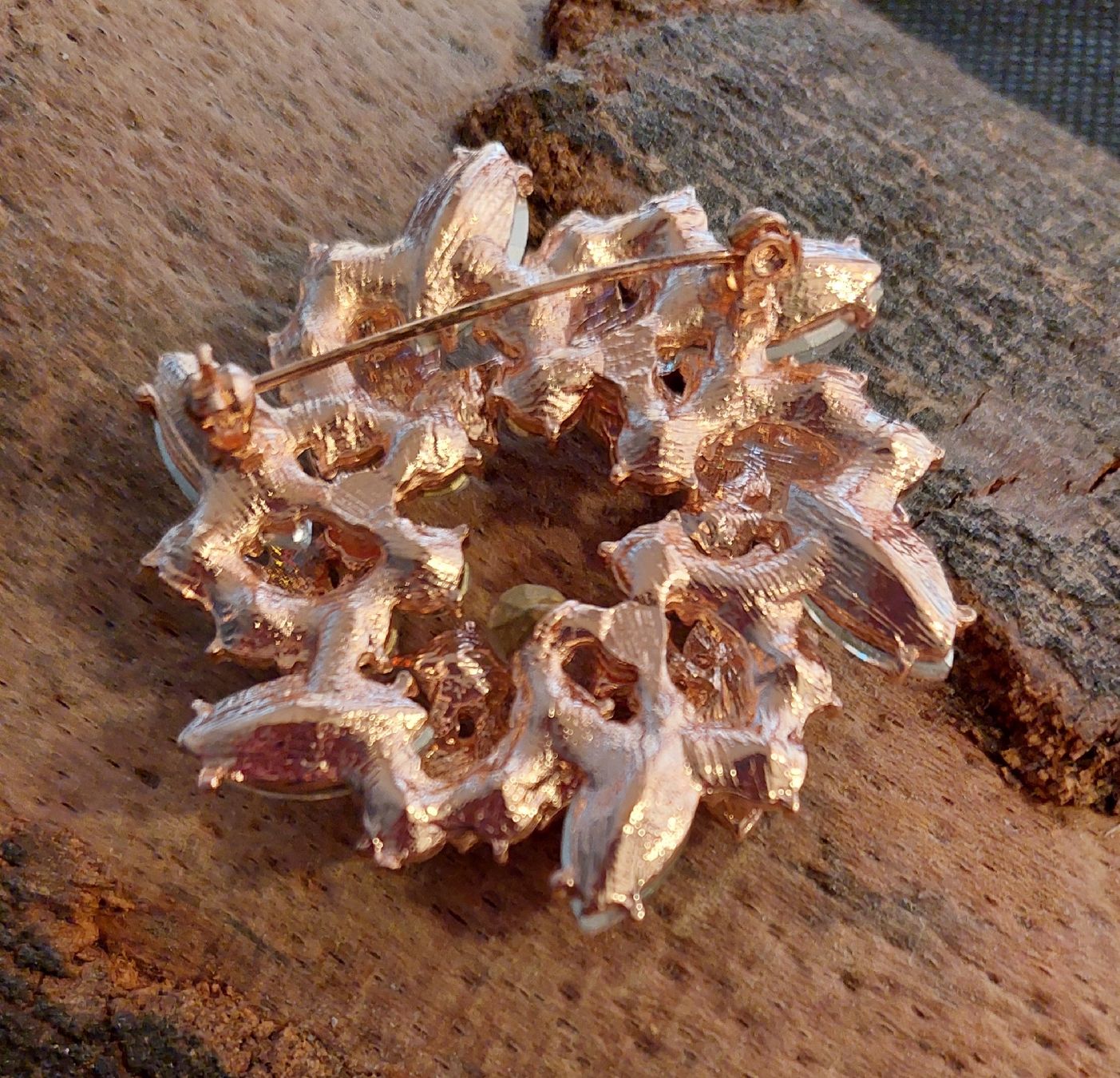 Broschen & Nadeln: Wunderschöne Brosche in Roségold mit Regenbogen-Steinen 5 cm – Neu (gemäss Beschreibung) aus Oberwil BL von Hunajakakku 7