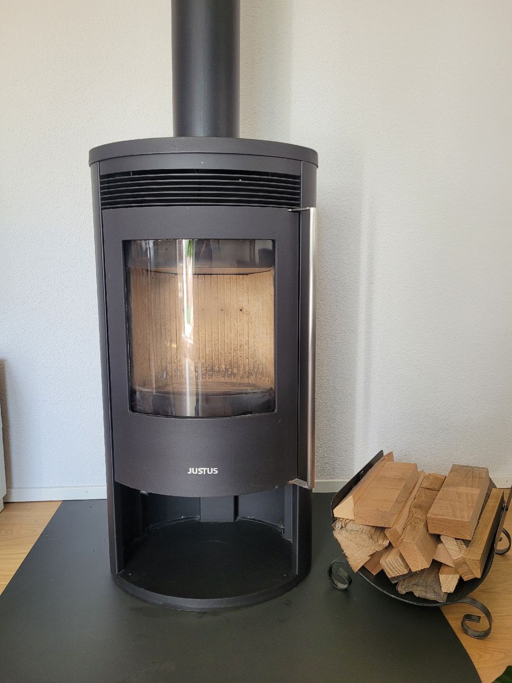 Schwedenöfen: Holzofen JUSTUS Arktis Neo 5.1 – Gebraucht aus Schafisheim von jurafl4