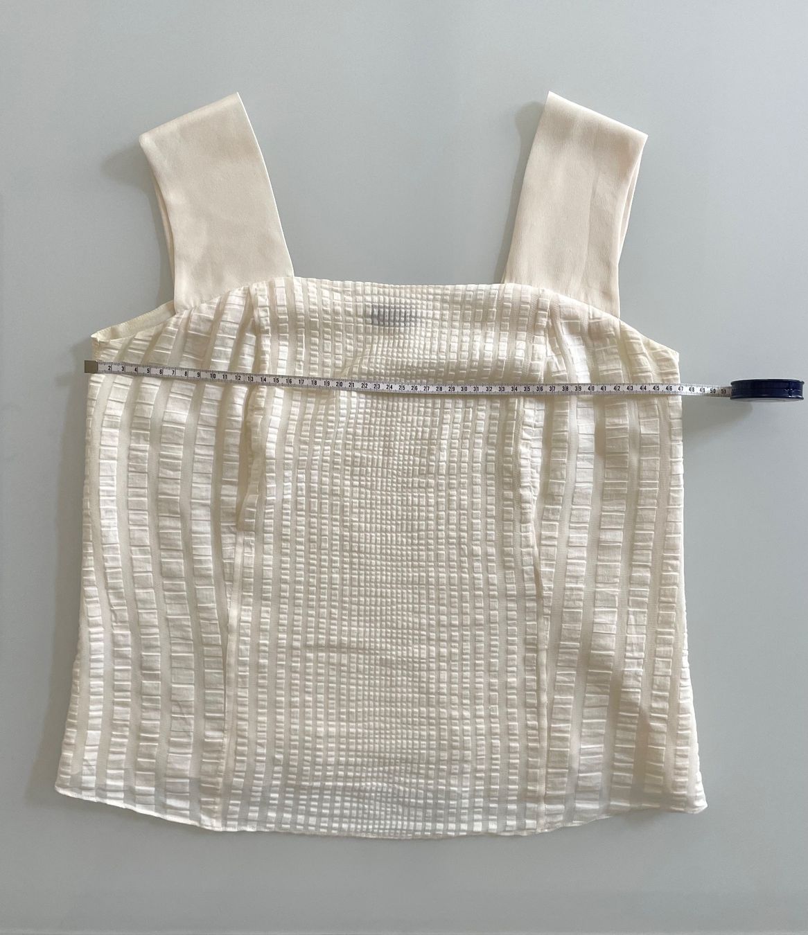 Akris Tops: AKRIS Top donna in seta e cotone bianco panna – Gebraucht aus Bellinzona von Sveva-Style-Hunter 3