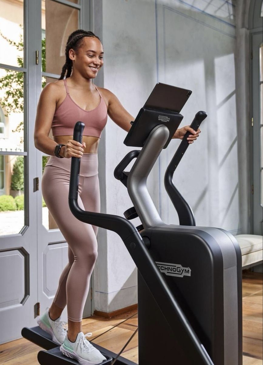 Technogym Hometrainer: TECHNOGYM ELLIPTICAL – Nuovo (secondo la descrizione) da saignelégier venduto da Chouchoutte 2
