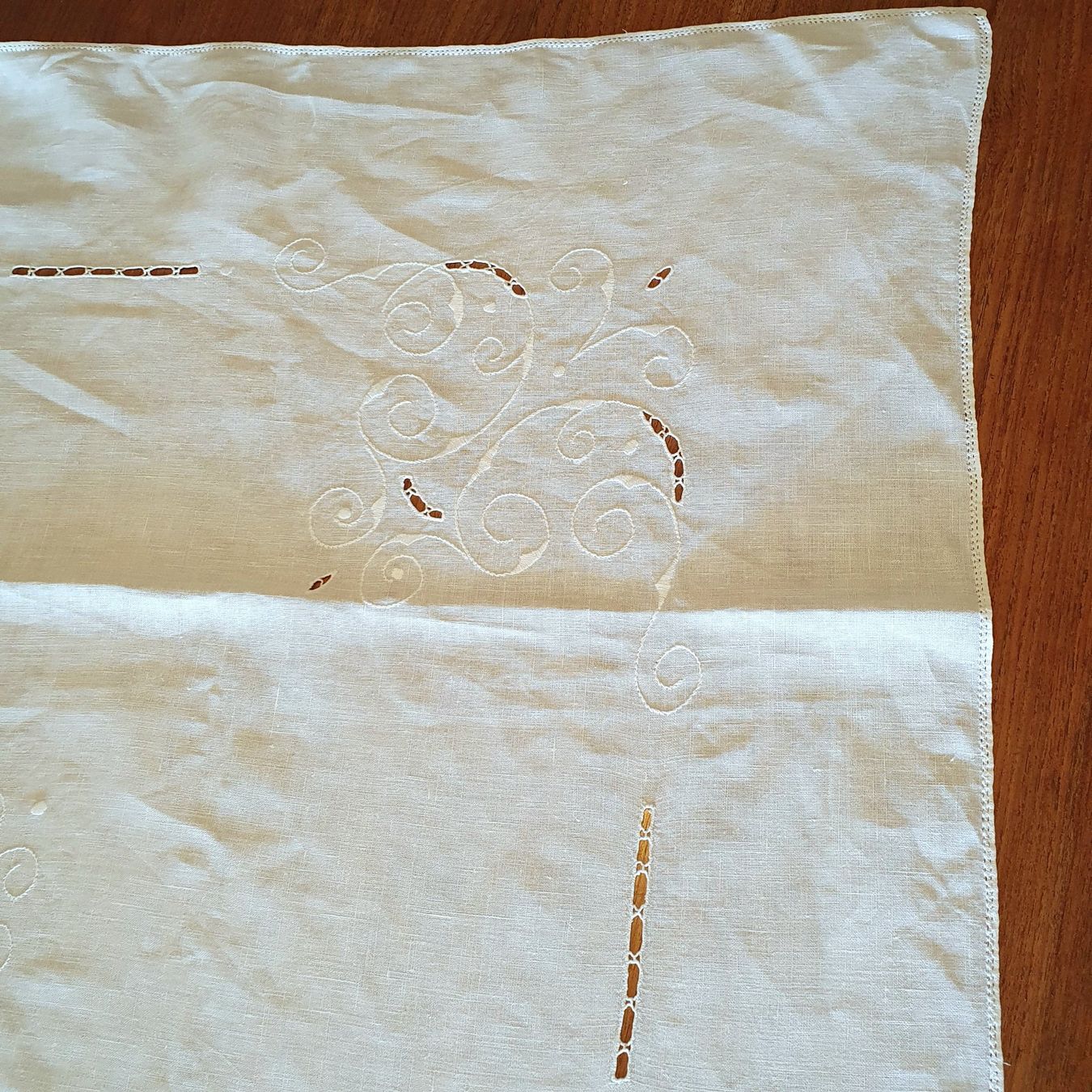 Altra biancheria da tavola: Ancienne nappe en lin, brodée main, 152 x 155 cm – Usato da Lausanne venduto da venise001 6