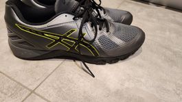 neu!!Asics Conviction X Rhyno Skin gr.46
