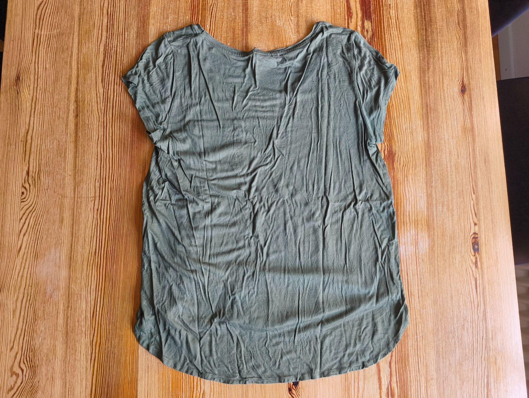 H&M T-Shirts: Grünes Tshirt Damen – Gebraucht aus Zürich von san_7jn8 1