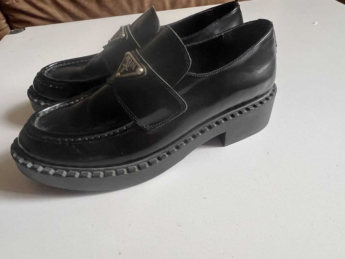 Prada Chaussures femmes: Loafer Prada, Gr. 39, schwarz  – D'occasion à Solothurn par Brini06 2