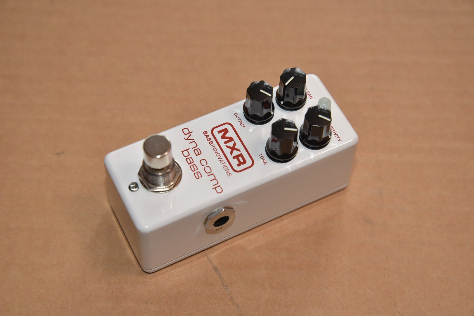 Strumenti musicali: MXR Dyna Comp Bass Mini Compressor M282 - Dunlop – Nuovo e nell'imballaggio originale da Basel venduto da Bertob 1