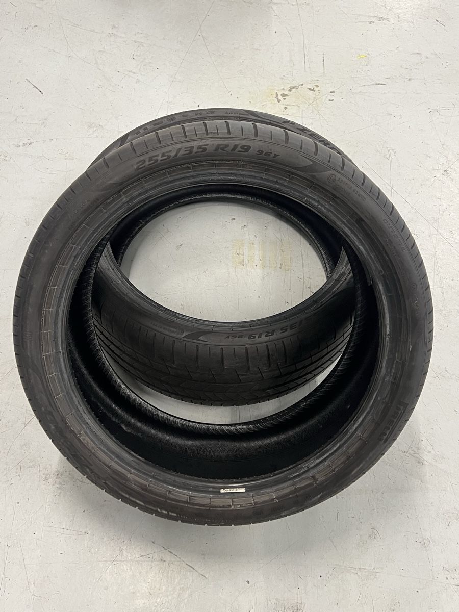 Pneumatici & Ruote complete: Sommerräder 255/35 R19 – Usato da Hünenberg venduto da Auto-Klinik01 1