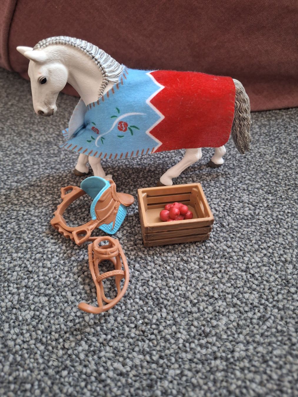 Schleich Spielzeuge: Schleich Pferd mit Zubehör – Gebraucht aus Honau von sams09