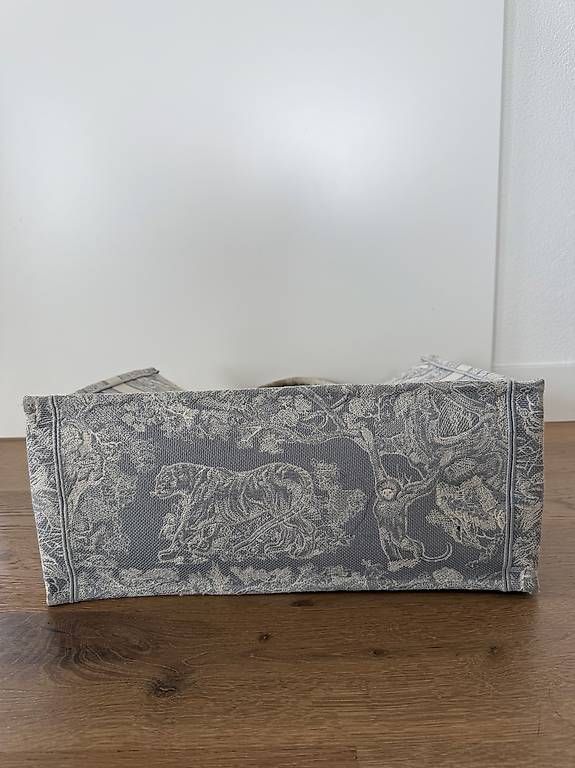 Dior Borse da donna: Wunderschöne Dior Book Tote - Large – Usato da Meilen venduto da dimarsal 2