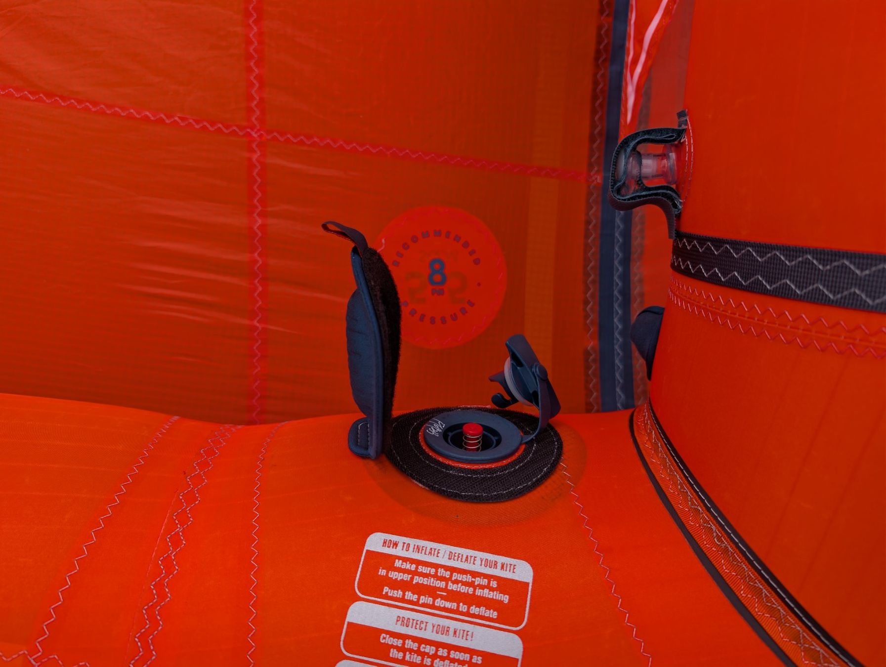 Aquilone: F-One Wing Strike V2 ( Flame / Abyss | 5.5 M² ) – Usato da Klosters Dorf venduto da Tom_Kite 4