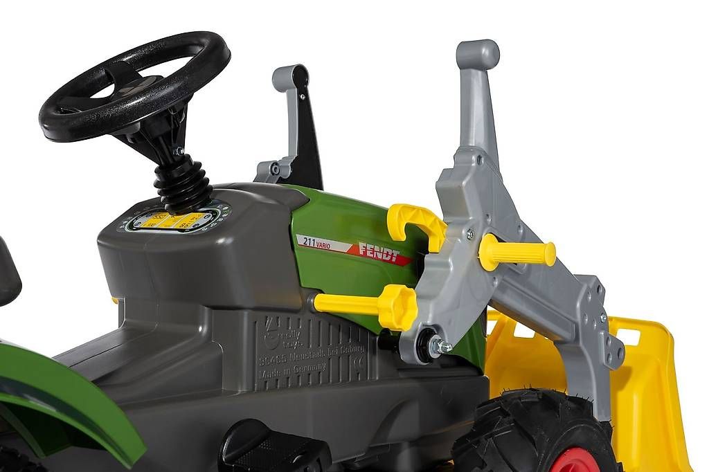 Trattori: Fendt 211 Vario mit Luftbereifung – Usato da Benzenschwil venduto da rubachCH 4