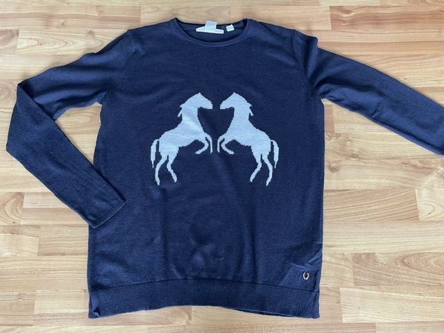 H&M Maglioni & Felpe: Strick Pullover mit Pferd, dunkelblau, Grösse S – Usato da Niederweningen venduto da sho_mb8y