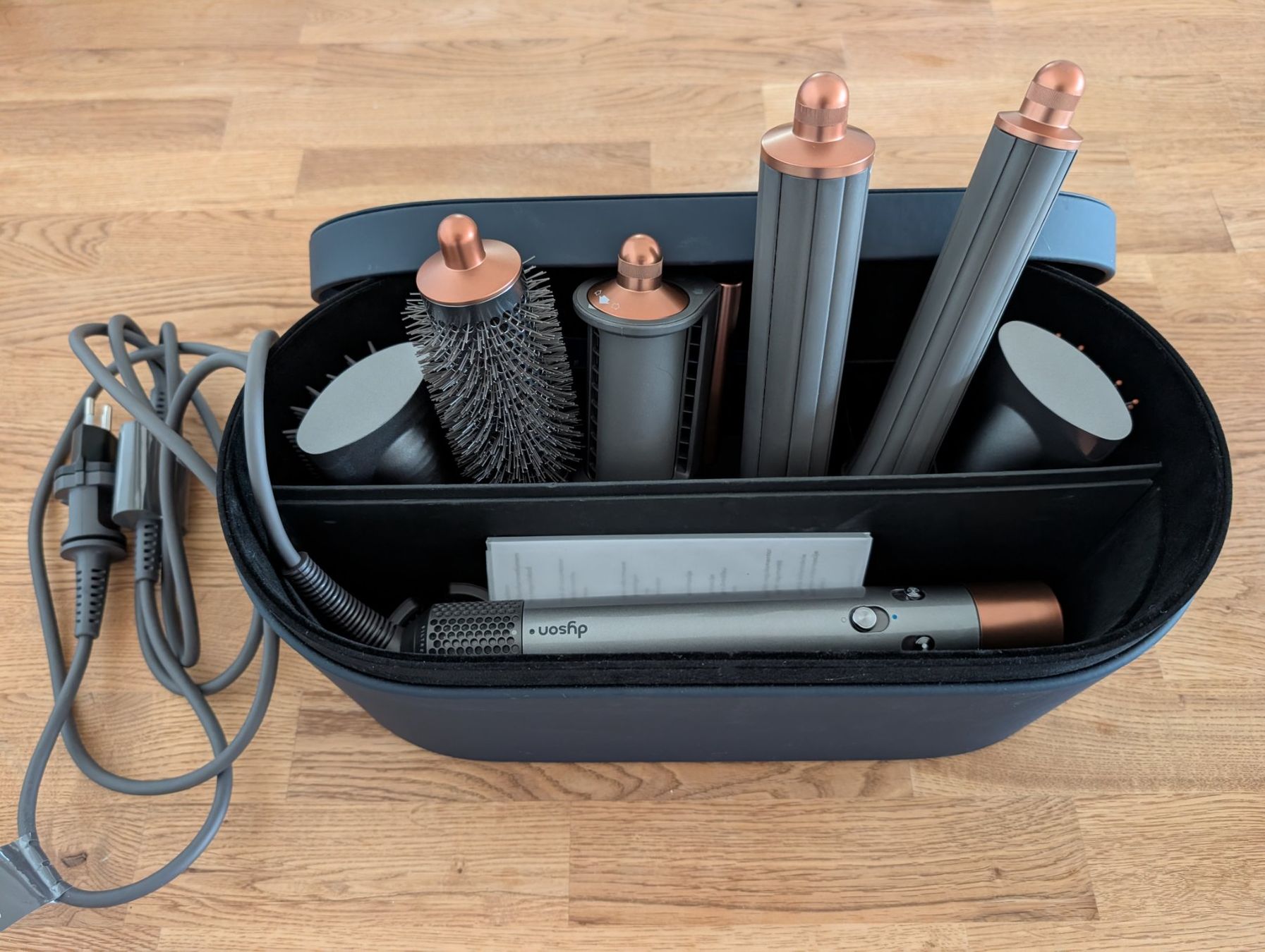 Dyson Piastre & Arricciacapelli: Dyson Airwrap Complete Long - WIE NEU!! – Nuovo (secondo la descrizione) da Schlieren venduto da nad_8wzf