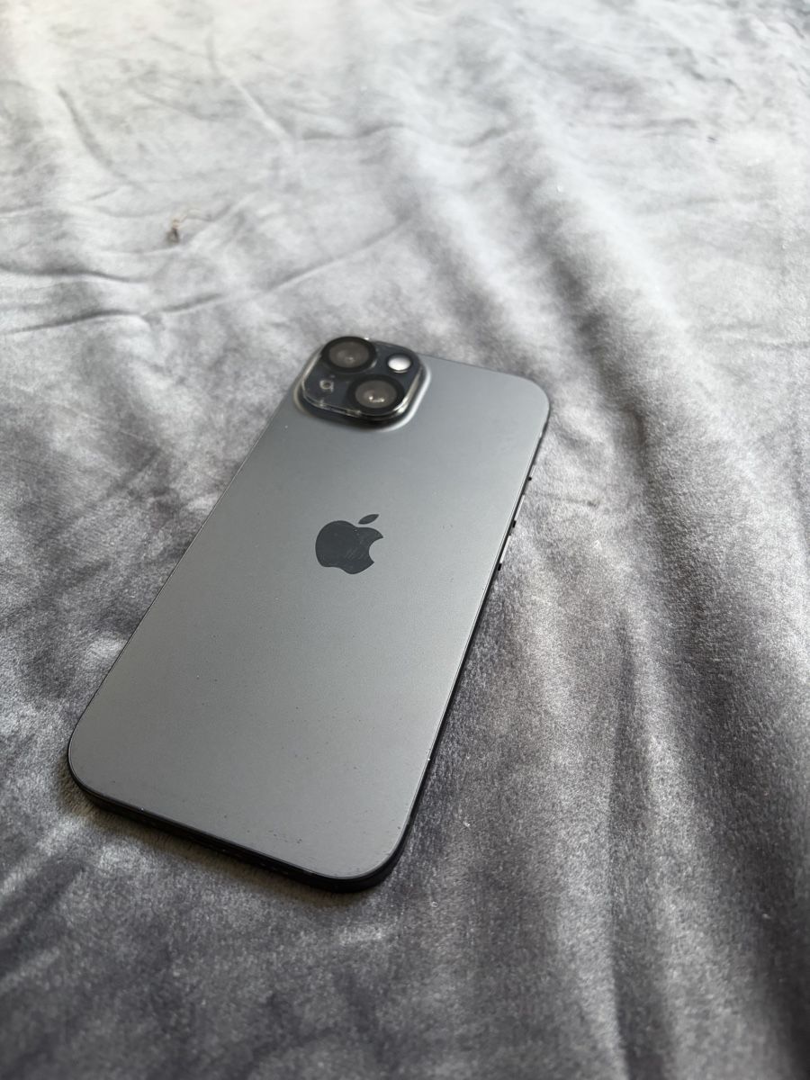 Apple Telefoni cellulari / Smartphones: Iphone 15 + Airpods Pro 2 gen – Usato da Bern venduto da Trust308 2