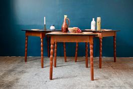 Petite Table à manger de bistrot ou brasserie carrée pieds