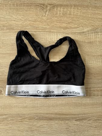 Soutien-gorge Calvin Klein, taille S, État impeccable!