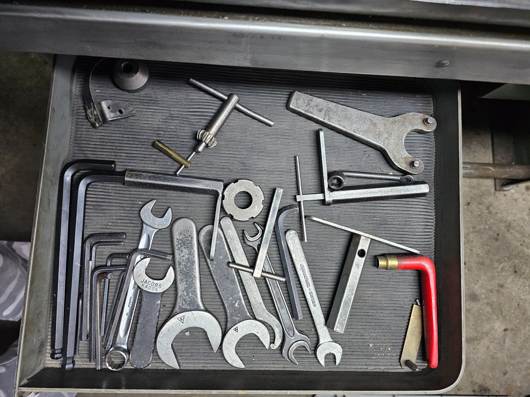 Alle Maschinen: TOUR SIMONET ET LES ACCESSOIRES. – Gebraucht aus Courrendlin von IKCdlin 3