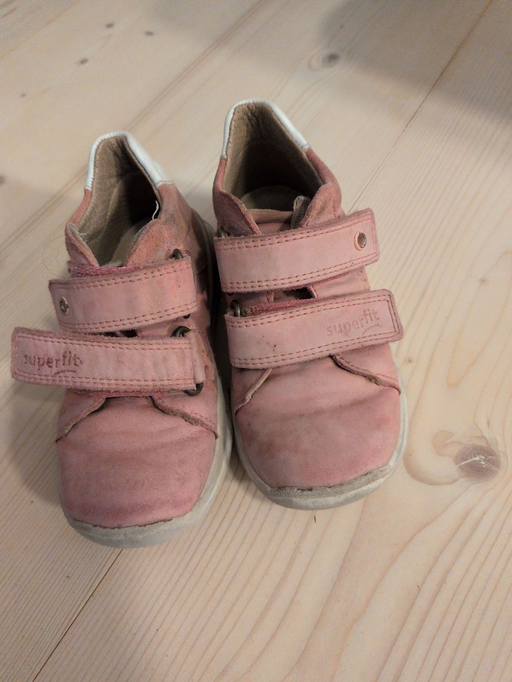 Superfit Schuhe für Mädchen: super fit Turnschuh Gr. 24 – Gebraucht aus Oberhelfenschwil von Tattar