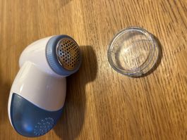 Praktischer Fusselrasierer - Rasoir anti-bouloches pratique