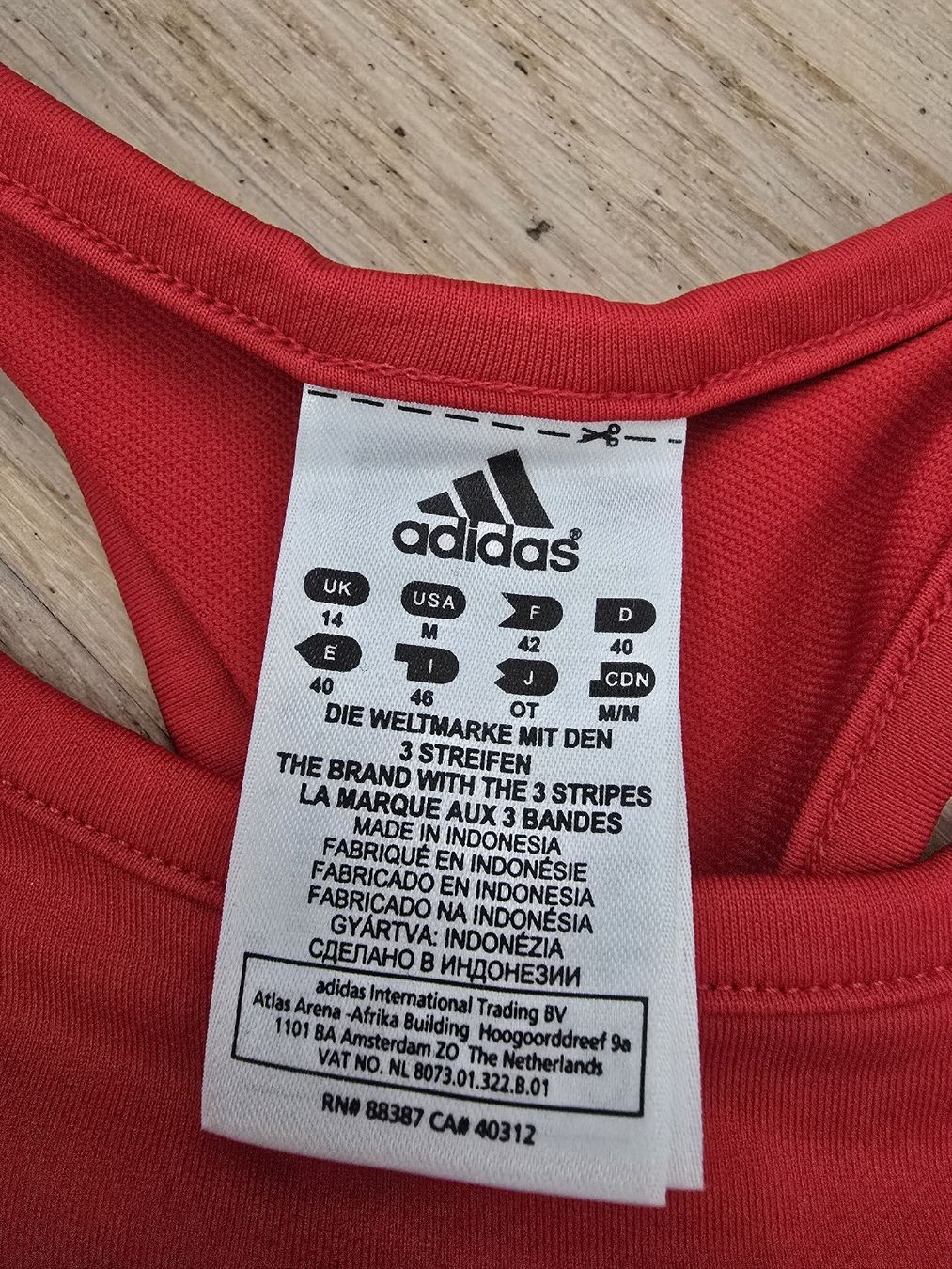 Adidas Tops: Adidas Sport BH - Grösse 40 – Gebraucht aus Rickenbach b. Wil von Kth_v8 1
