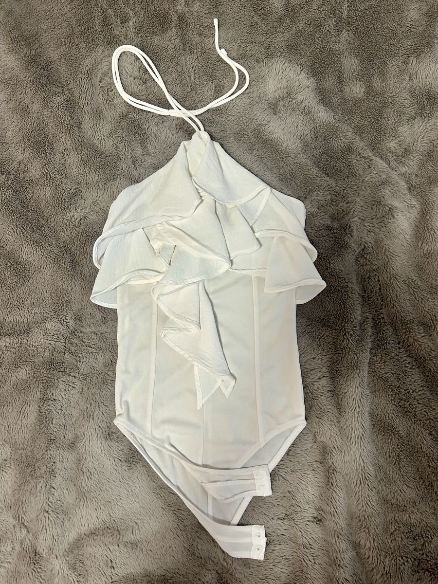 Zara Tops: Zara Neck Top  – Neu (gemäss Beschreibung) aus Egerkingen von thelifeofpablo