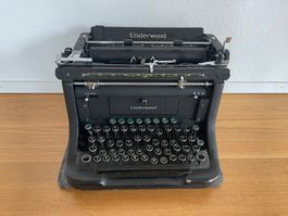 Antike Unterwood Schreibmaschine