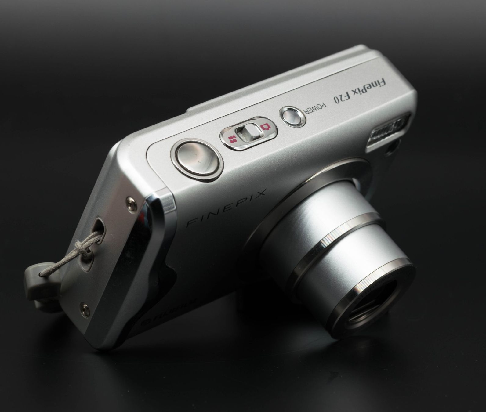 Fujifilm Fotocamera: Fujifilm Finepix F20 Digitalkamera – Usato da Thörishaus venduto da vintagger 7