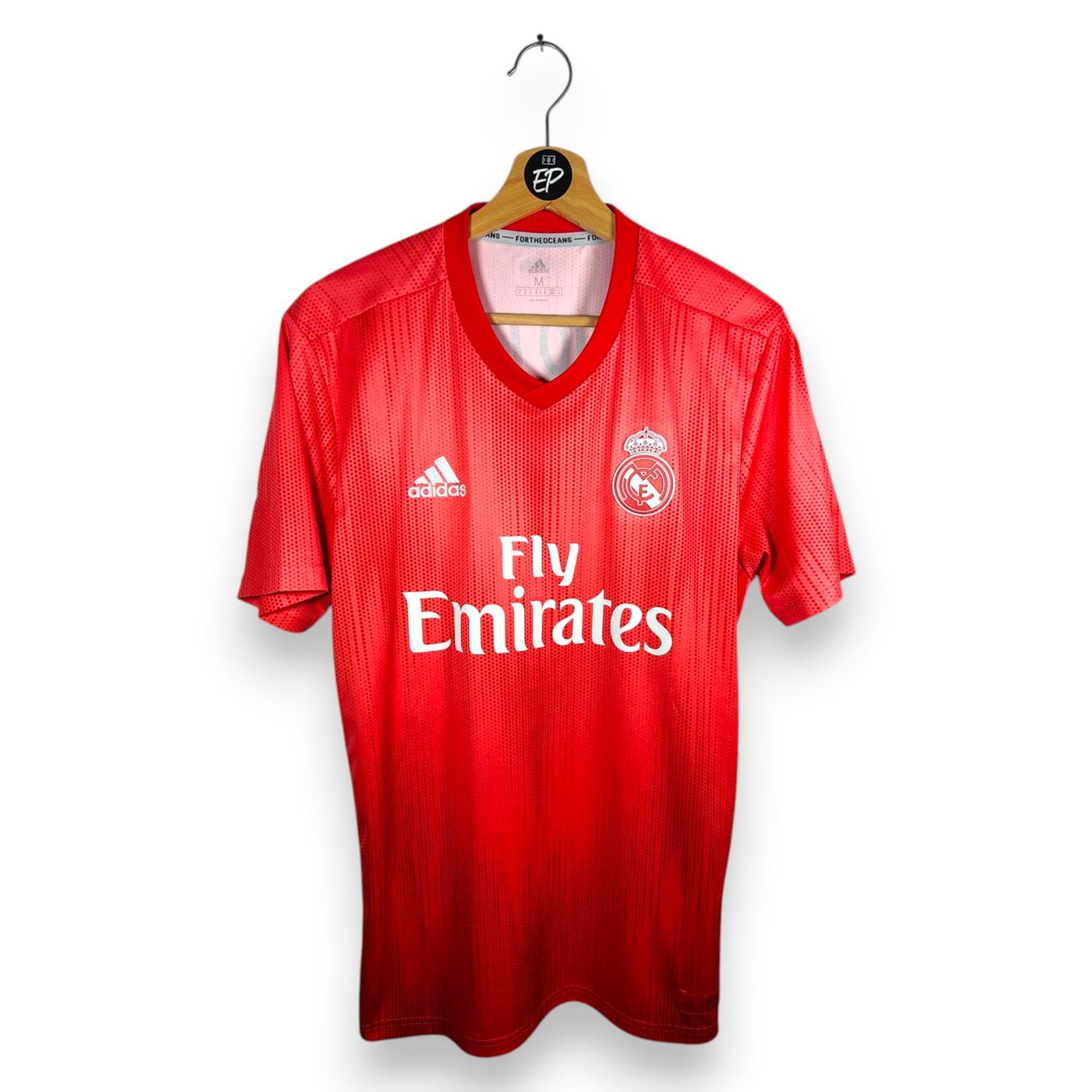 Real Madrid Leibchen & Hosen: Original 2018-19 Real Madrid Third Trikot Sergio Ramos – Gebraucht aus Martigny von eternalpitch 1