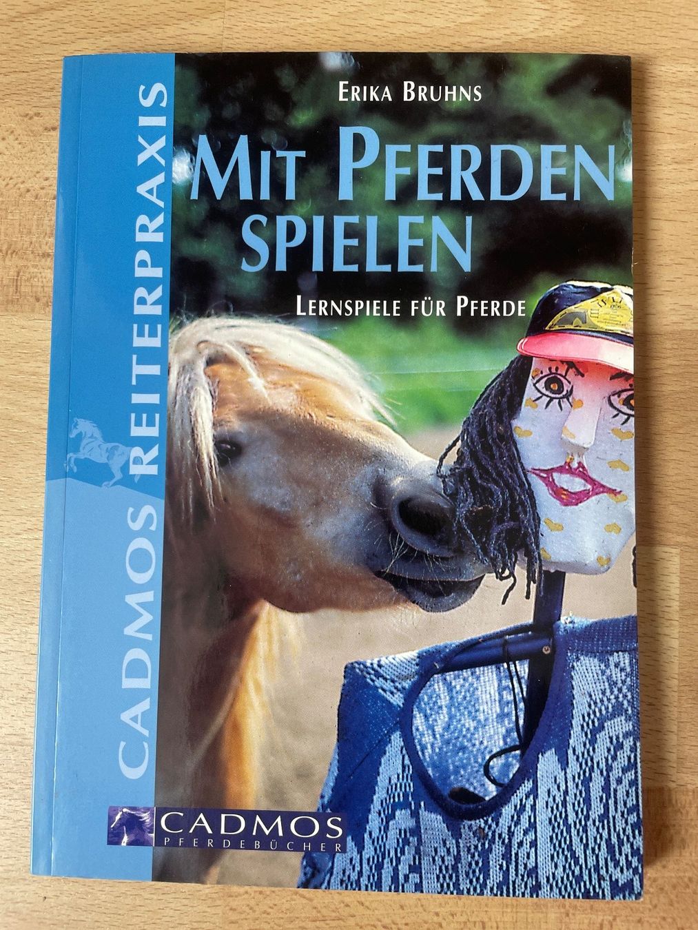 Libri: Pferdebuch "Mit Pferden Spielen" – Usato da Wiedlisbach venduto da Lusco