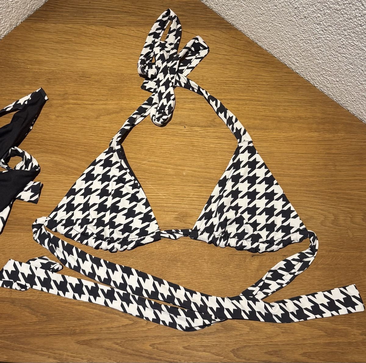 Costumi da bagno & Bikini: Frankies Bikinis Triangle Top – Usato da Dinhard venduto da emi_6jdk