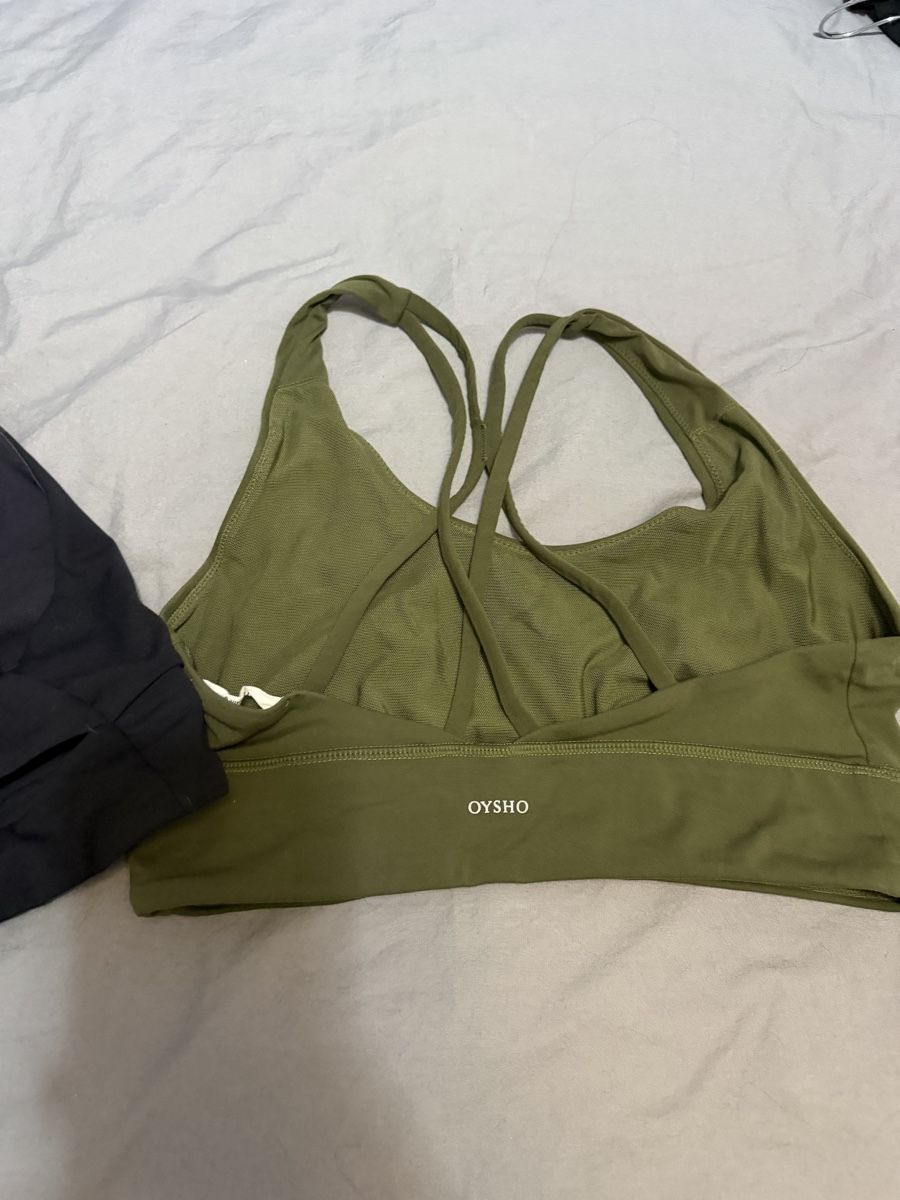 Oysho Top: 2 Oysho Top – Usato da Neerach venduto da the_modern_mini 2