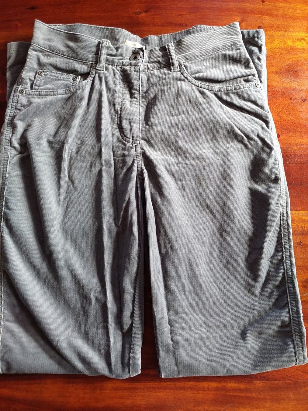 Hosen: Enna Feincordhose Kiesel Grösse 36 – Neu (gemäss Beschreibung) aus Beckenried von Havacola 3