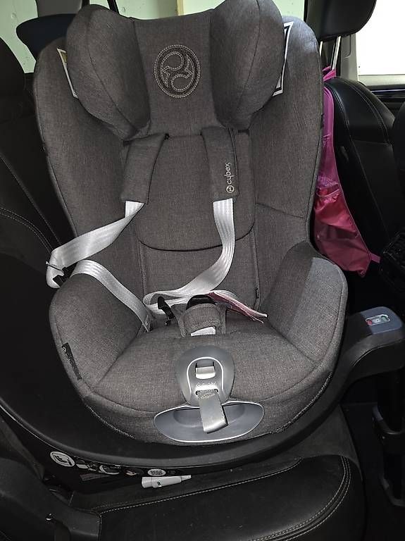 Seggiolini per auto: Cybex Autositz mit Isofix Station – Usato da Hagenbuch ZH venduto da r_buergisser 2