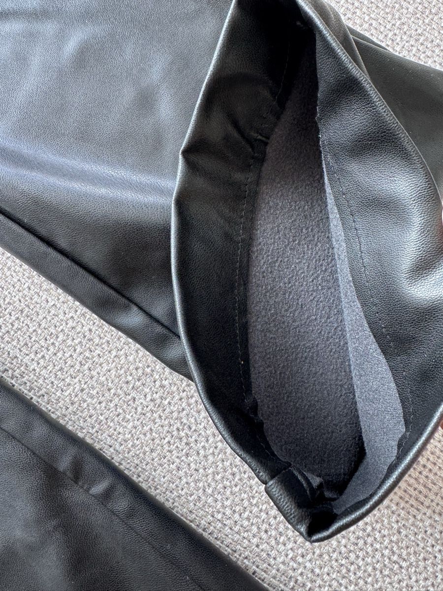 Calzedonia Pantaloni: Calzedonia thermo leather pants – Usato da Zürich venduto da agi_j875 3
