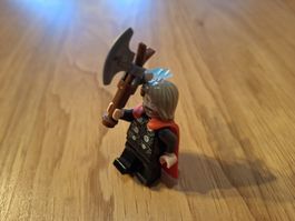 Lego Figur Thor Marvel mit Stormbreaker guter Zustand