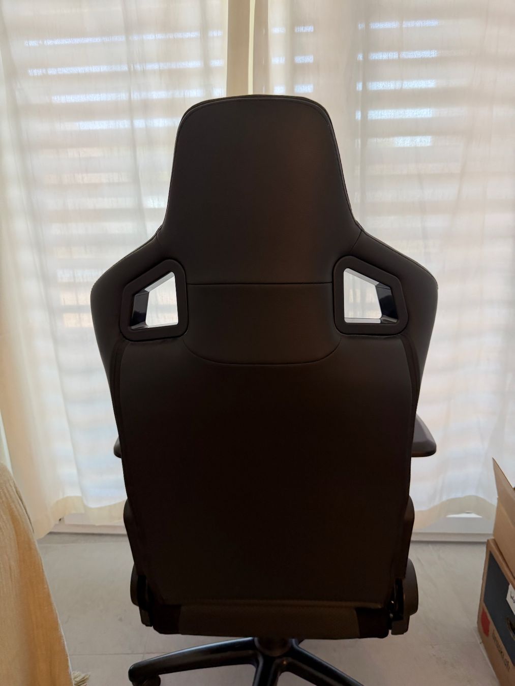 Noblechairs Sedie: Gaming Stuhl Bürostuhl schwarz – Usato da Aarau Rohr venduto da HappyKoala 1