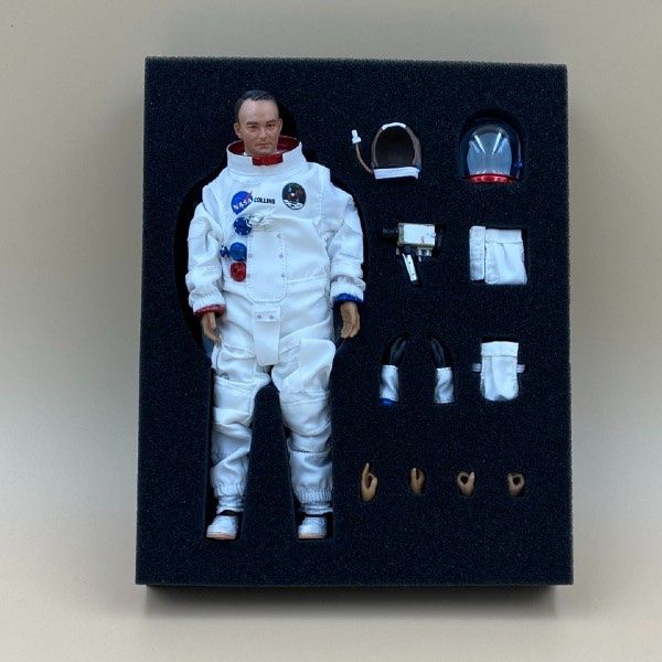 Statuette: DID XS800035 Astronaut Michael Collins "Apollo 11" – Nuovo e nell'imballaggio originale da Sursee venduto da Toni-SpielSursee 1