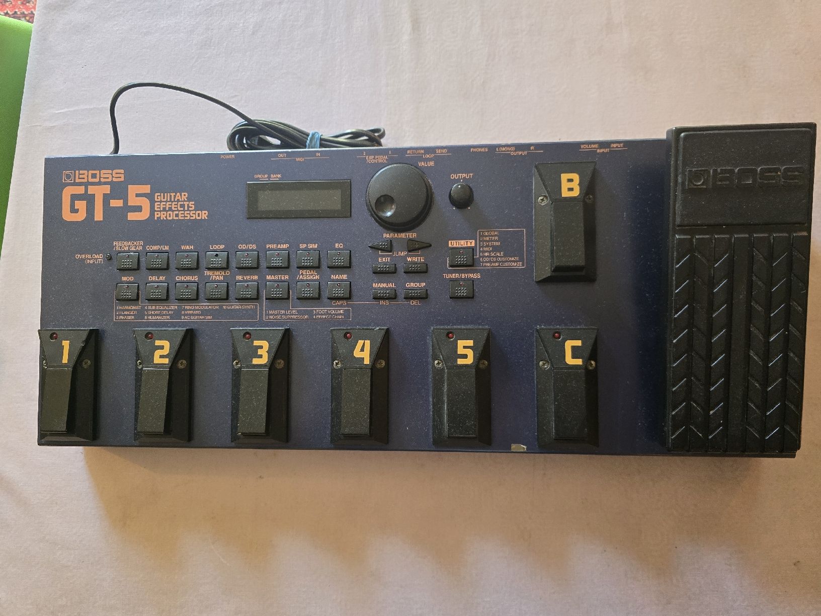 Boss Musikinstrumente: BOSS GT-5 MULTI EFFEKT ... – Gebraucht aus Zürich von Antiquedealer 2