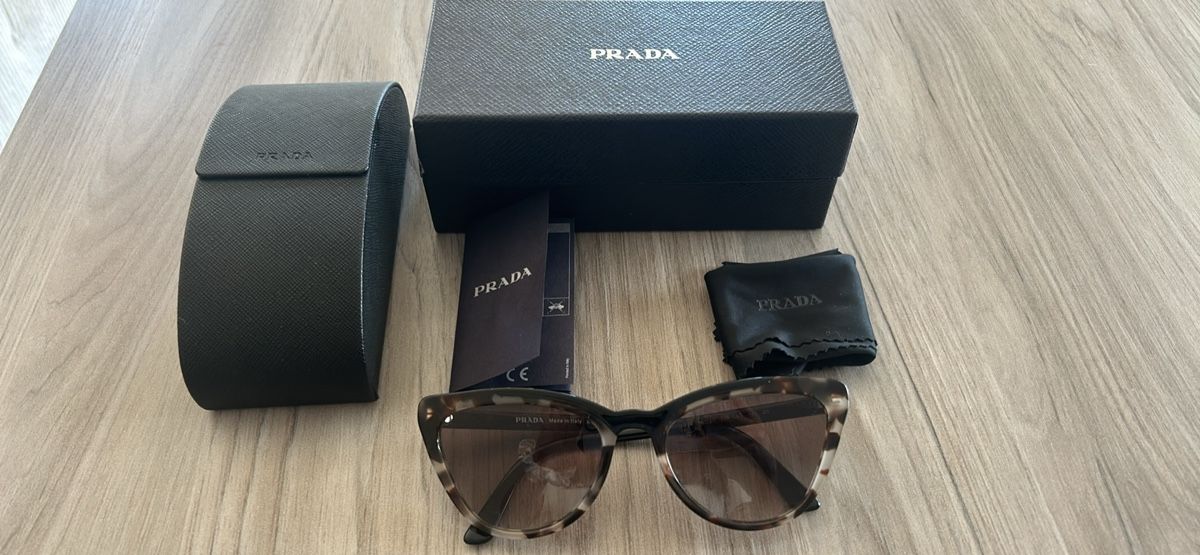 Prada Brillen & Gläser: Lunettes de soleil Prada  – Gebraucht aus chatelaine von san_dl5m