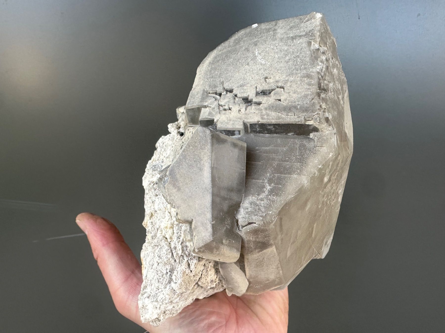 Minerali & Pietre curative: Calcit Kristallhöhle Kobelwald – Usato da Oberuzwil venduto da Crystall0 5