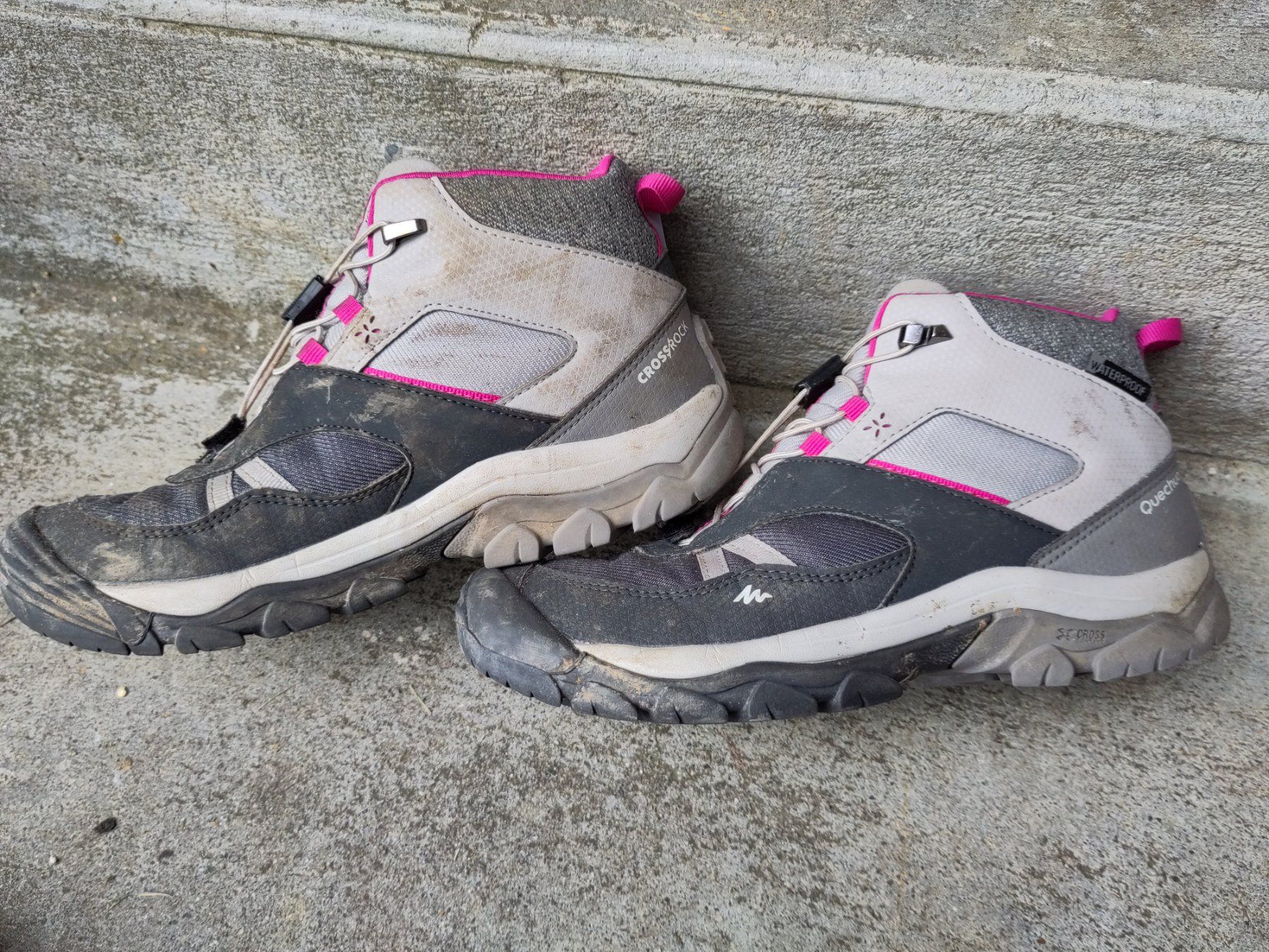 Scarpe per ragazze: Wanderschuhe Gr. 36 Quechua – Usato da Uettligen venduto da Donroli 2