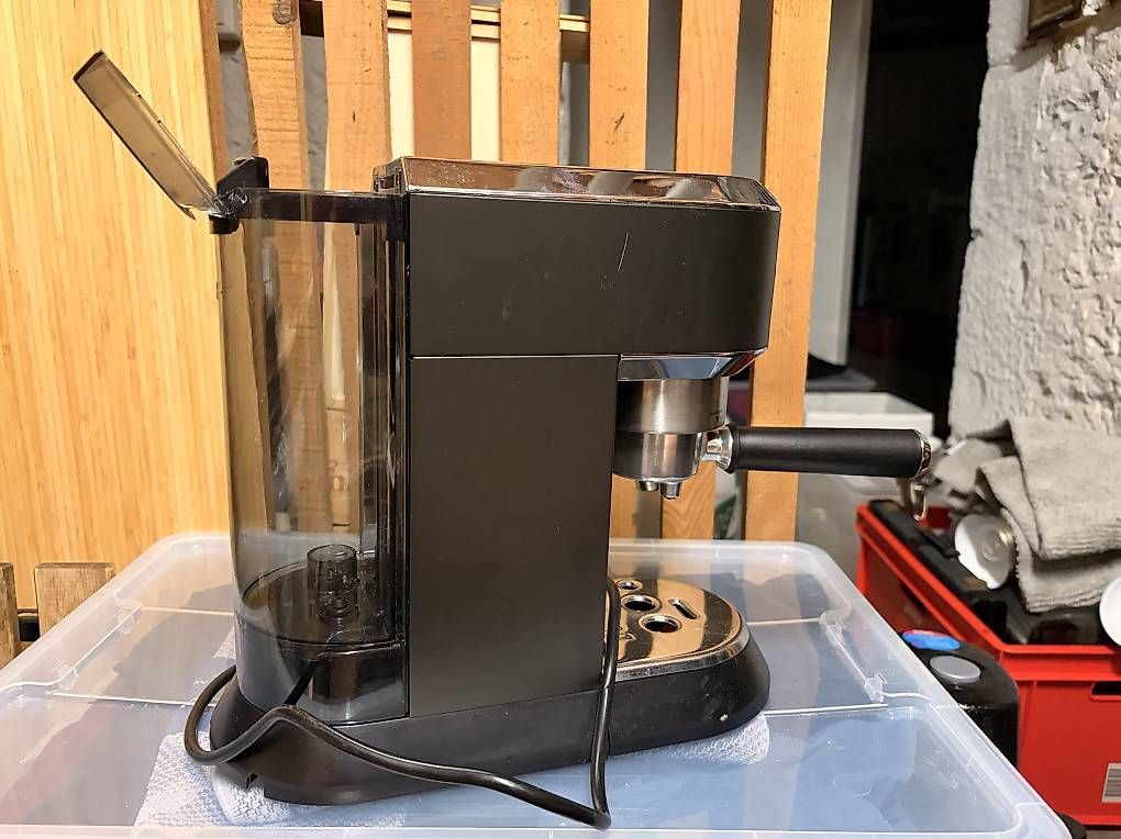 De'Longhi Macchine per caffè & Macchine per espresso: DeLonghi Kaffeemachine inkl. Milchschäumer – Nuovo (secondo la descrizione) da Basel venduto da cla_f5hs 2
