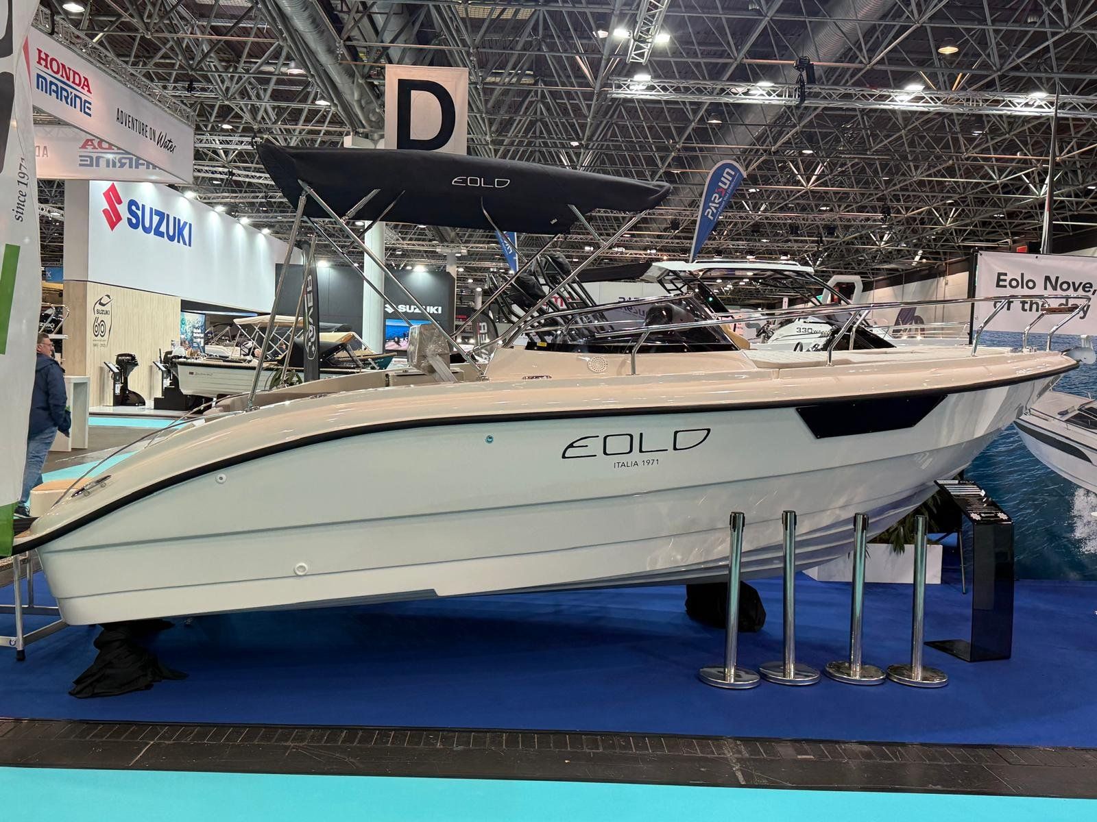 Eolo Barche: Motorboot Eolo 6.9 EL – Nuovo e nell'imballaggio originale da Kriens venduto da monte06
