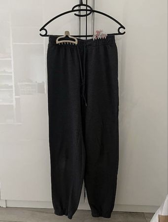 Trainerhose mit elastischem Bund