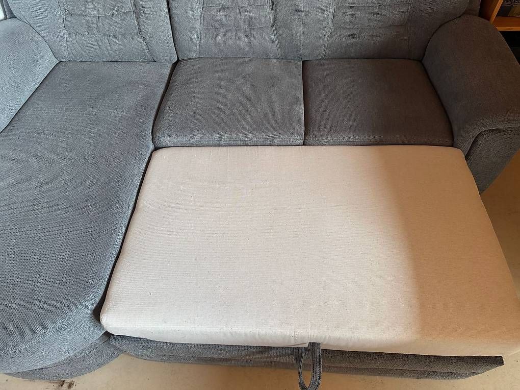 Divani: Ecksofa mit Ottomane und Schlaffunktion – Usato da Wald ZH venduto da Froeschl 1