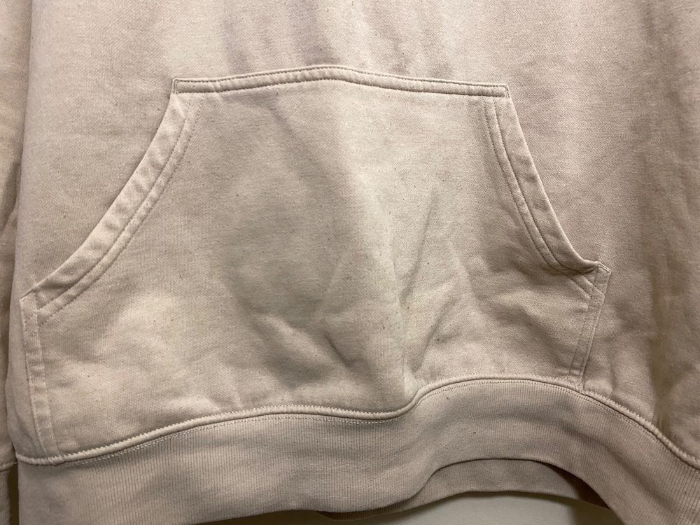 H&M Pulls & Sweat-shirts: H&M beige L Pullover mit Kapuze und Bauchtasche – D'occasion à Zürich par Infinita 2